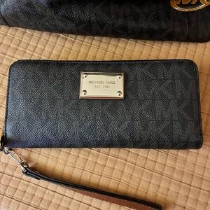 Michael Kors Brown Textured Zip Wallet with Gold Plaque